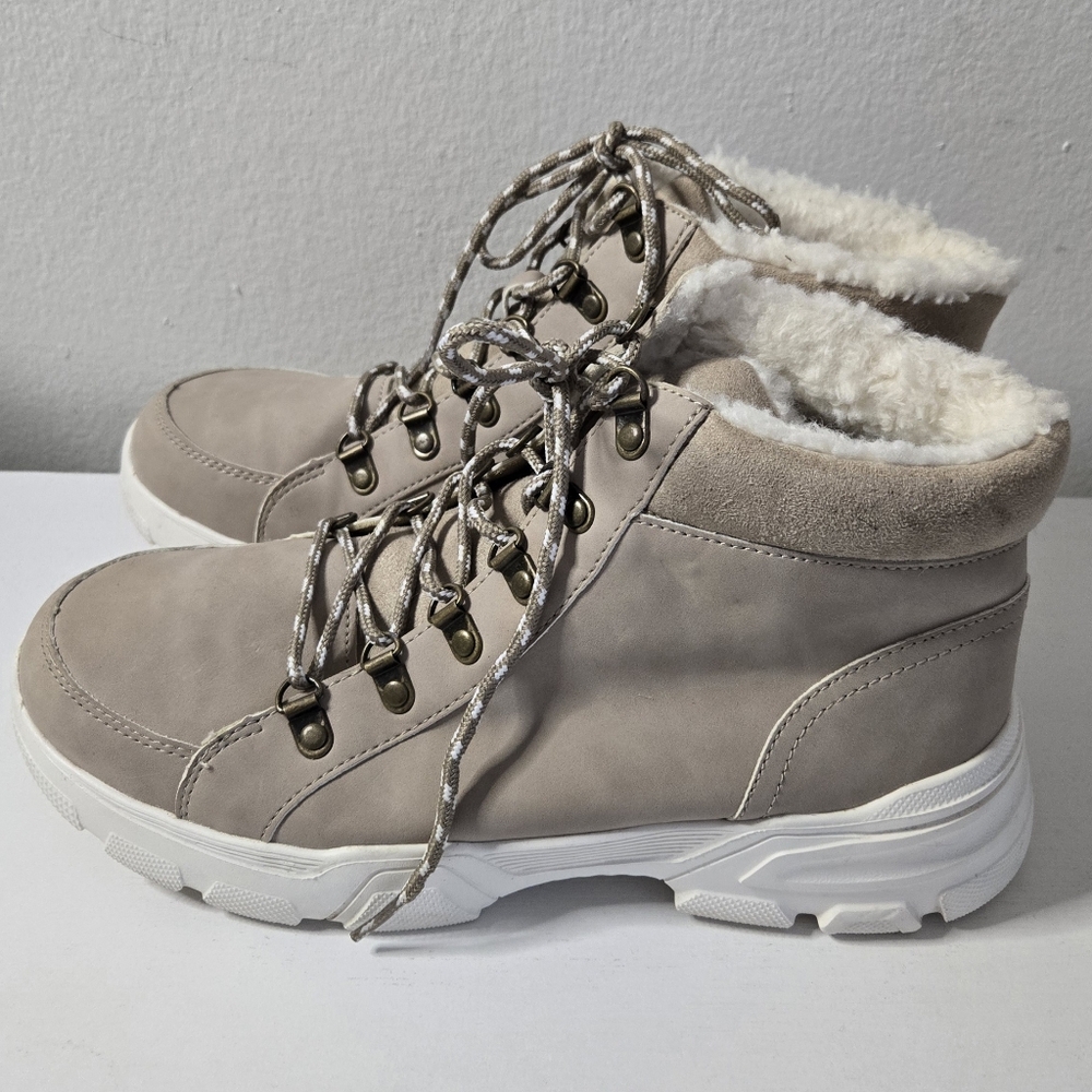 American Eagle Outfitters Beige Faux Suede/Fur Lace Up Sneaker Boots Size 11